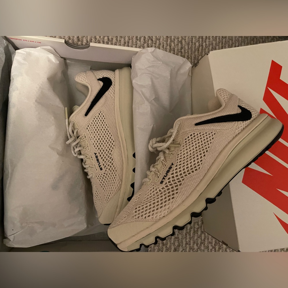 Nike Cream Sneakers with Black Accents